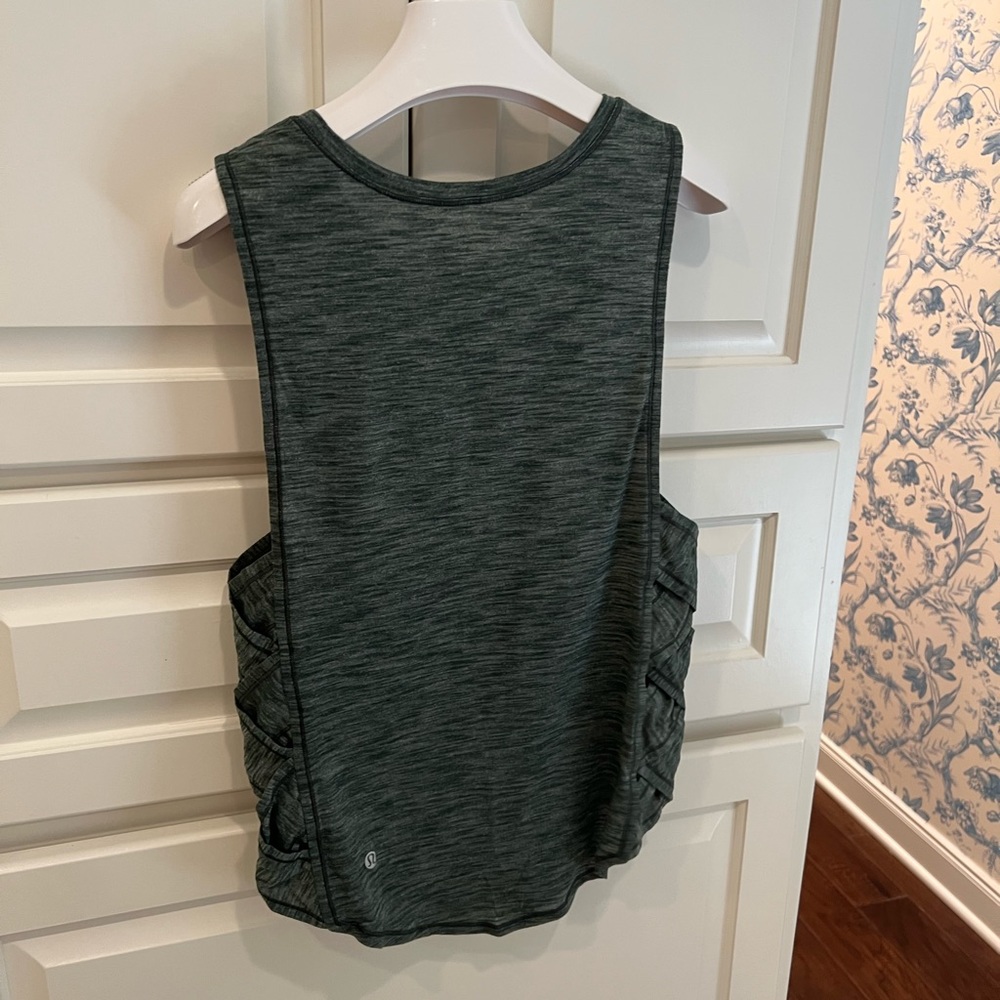 LULULEMON ATHLETIC TANK